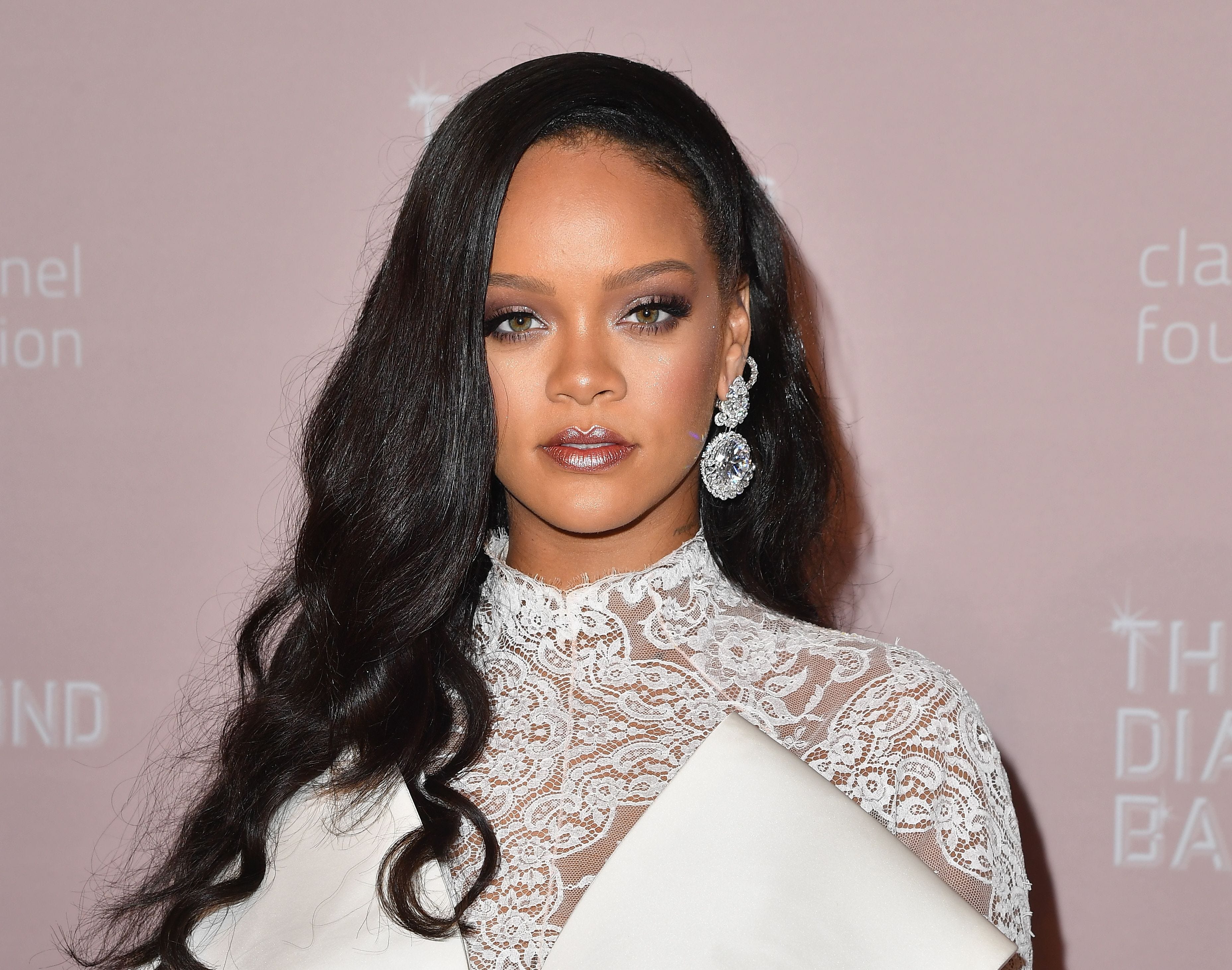 Rihanna sues her father for exploiting her name in business deals