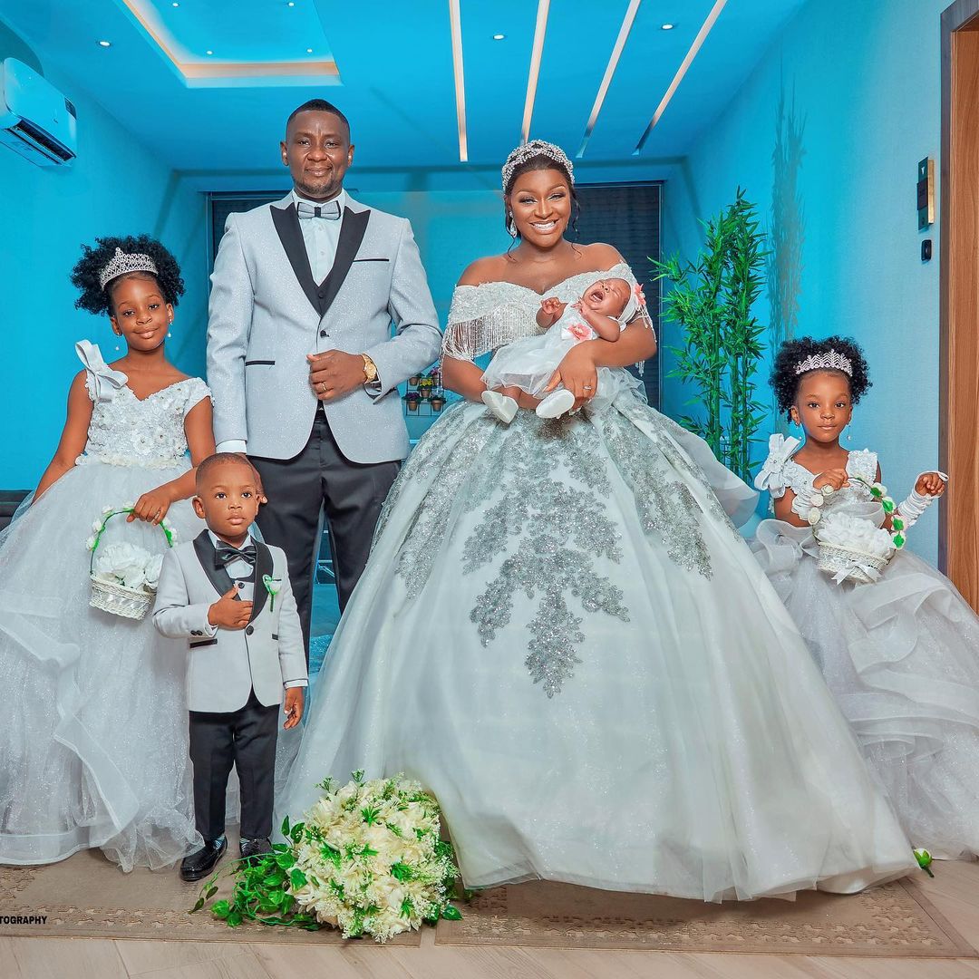 Chacha Eke Faani Celebrates 8th Wedding Anniversary with Cute Family Portraits😍 | BellaNaija